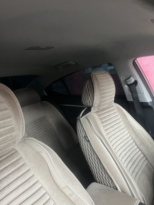 Hyundai Elantra авто