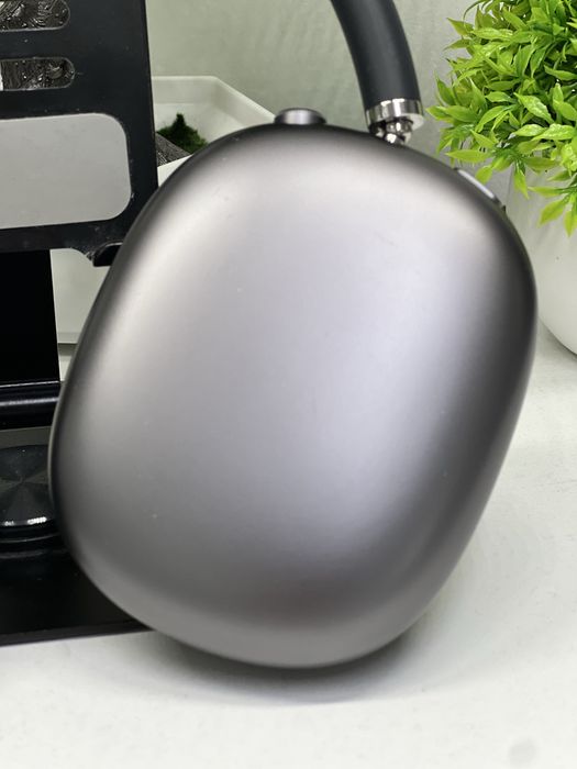 Науш никии AirPods Max.