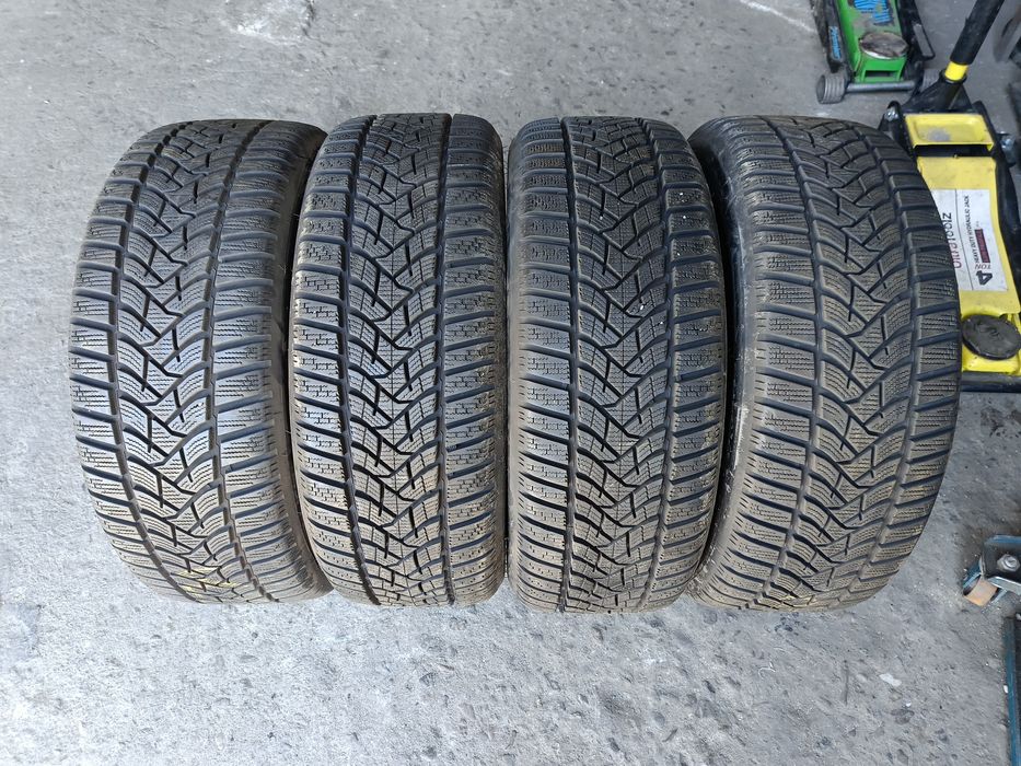 Зимни гуми -2021г.-17цола-205/50-1бр.-95лв."DUNLOP"