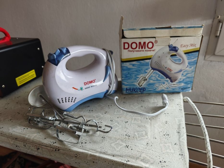 Миксер ДОМО чисто нов.
