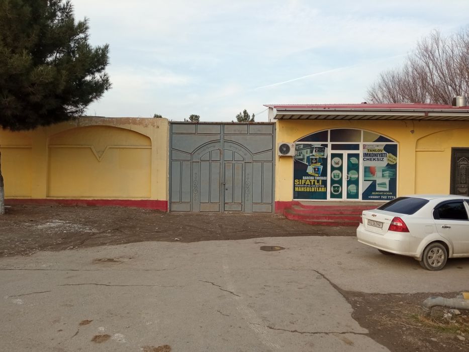 Baza sotiladi Karmana tumanida