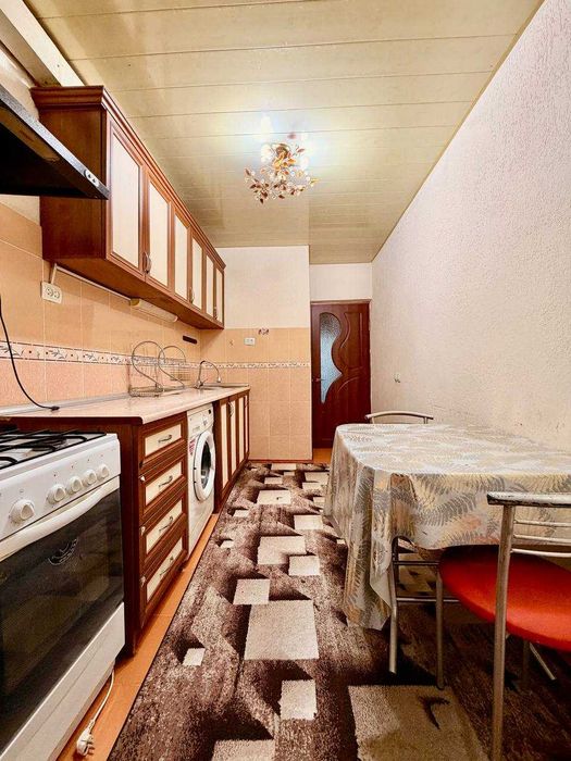 Буз-2, Ялангач, 49-я школа ,77-я серия,