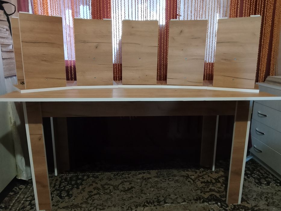 Продам кухонный стол