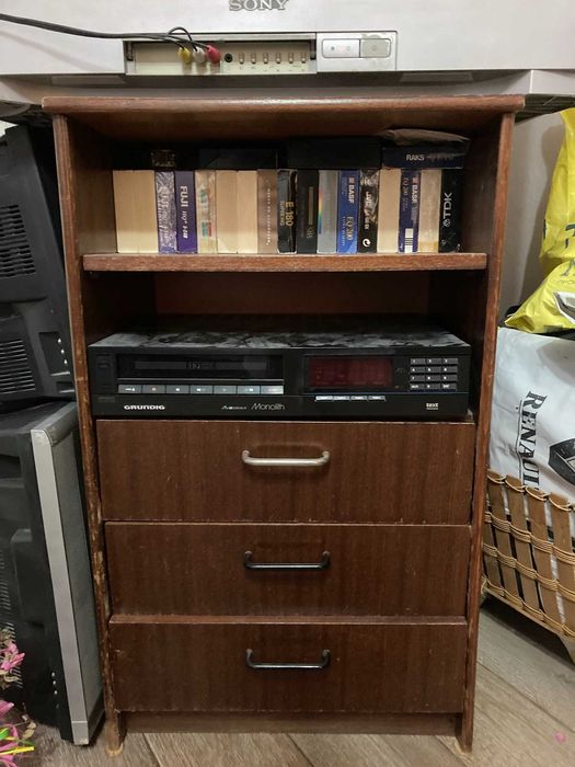 Тъмен Дървен TV шкаф