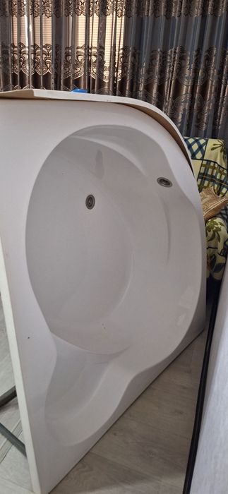 Продается Ванна угловая