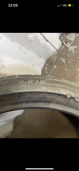 Mishelin 255/40R21