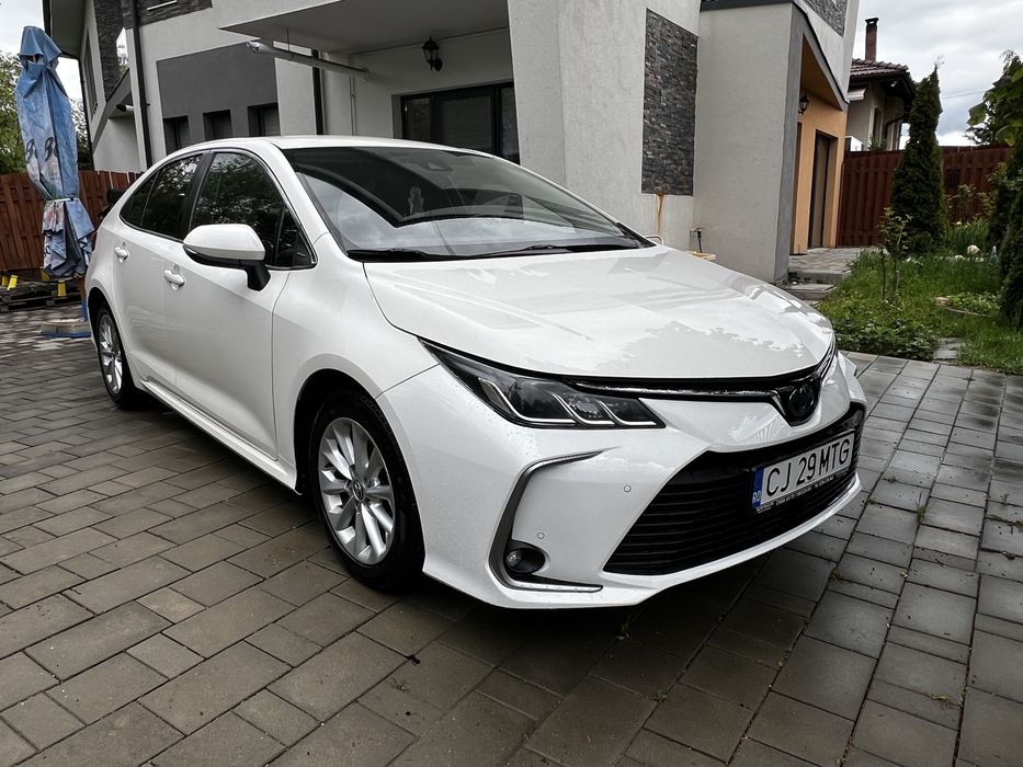 Toyota Corolla Sedan Hybrid
