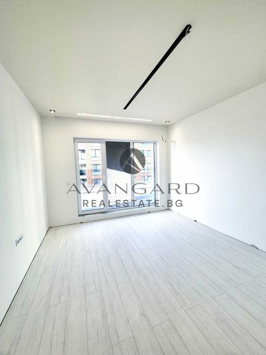 оф.24138 Тристаен пентхаус в сърцето на Смирненски