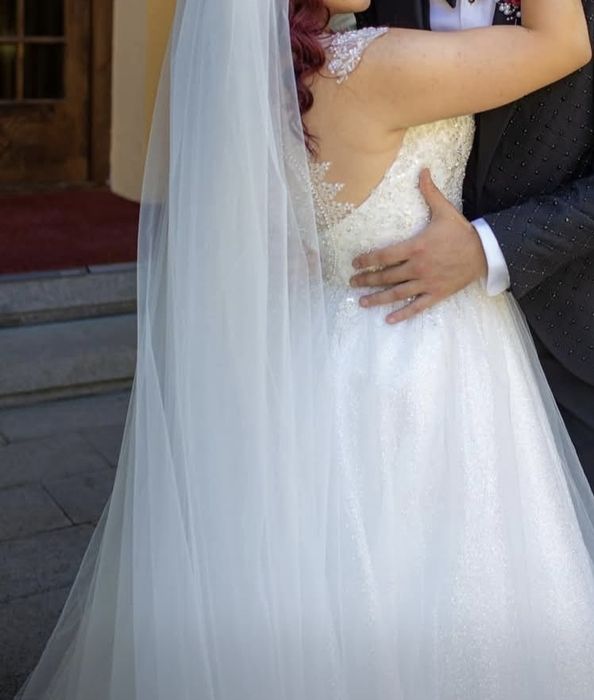 Vand rochie de mireasa si nasa