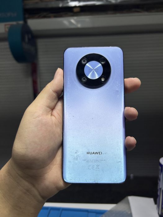 Huawey y 90.