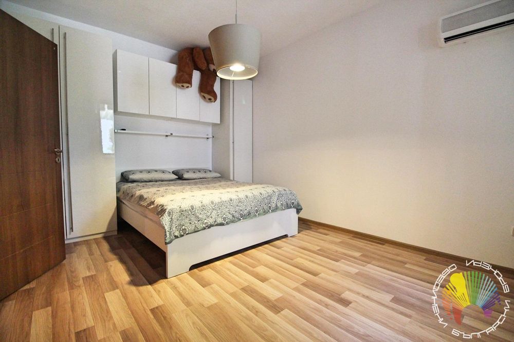 Дава се под наем Двустаен апартамент в Бургас, Център - 64 кв.м за 408 € - Снимка #2