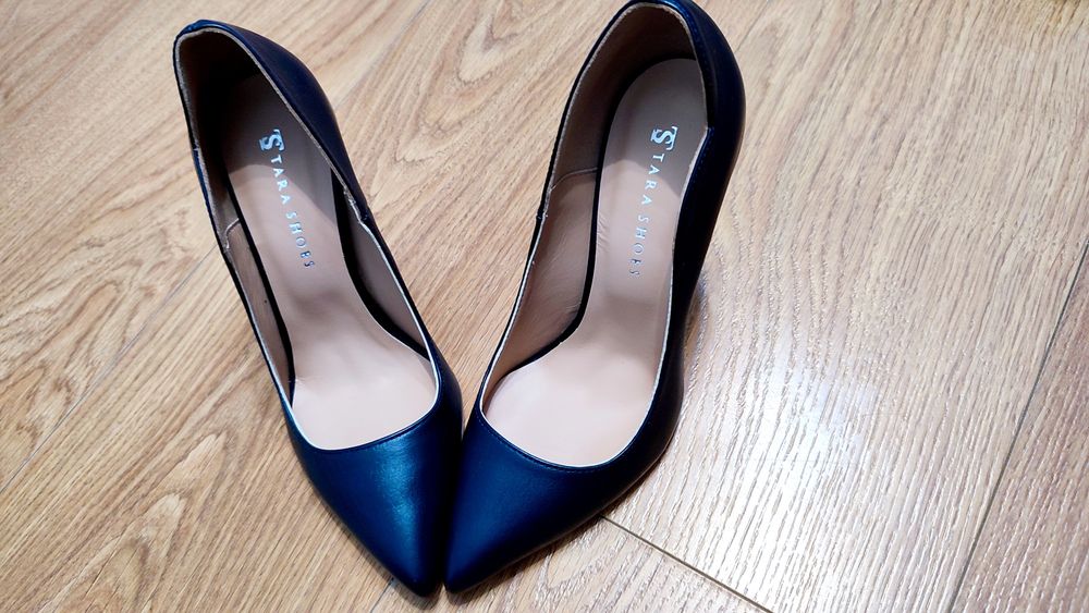 Чисто нови дамски обувки естествена кожа