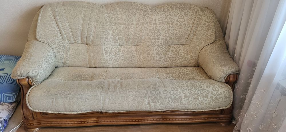 Продам хороший диван за дёшево.
