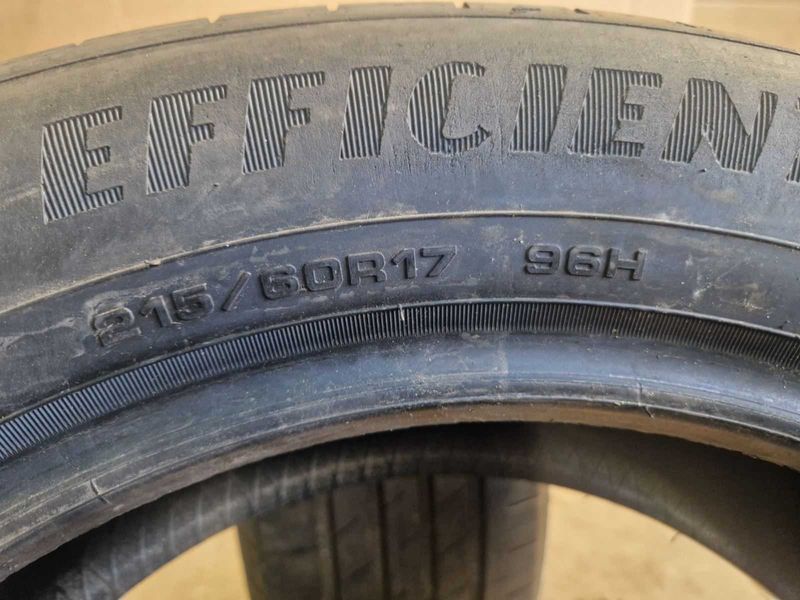 2 Goodyear R17 215/60 
летни гуми DOT1519