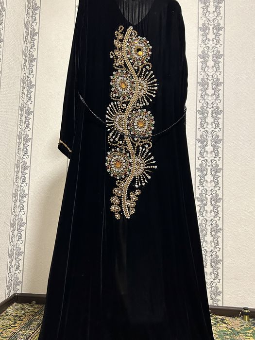 Dubay abayasi sotiladi