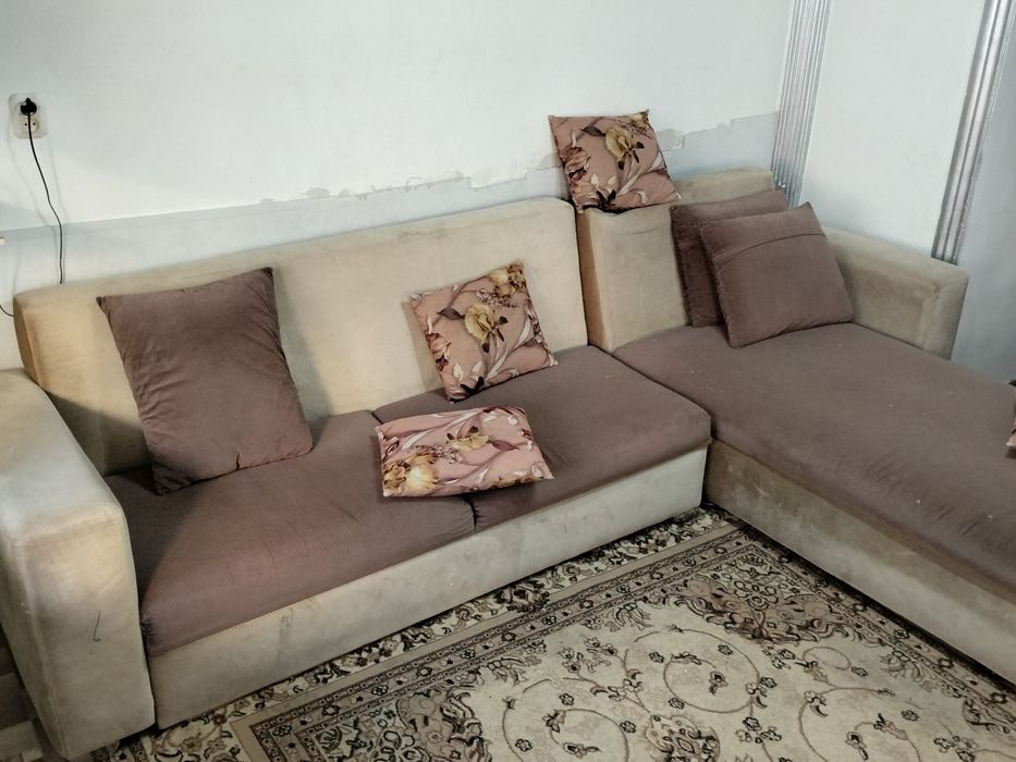 Диван угловой б.у