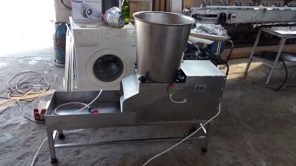 1.Зеленчукорезачка предназначена за настъргване на Кашкавал и др.