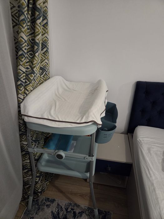 Cadita cu masa de infasat Chicco