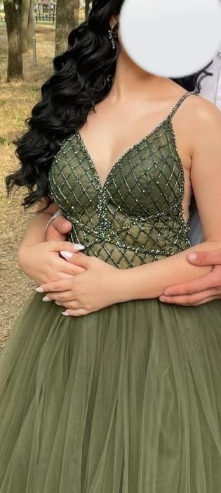 Официална рокля         .