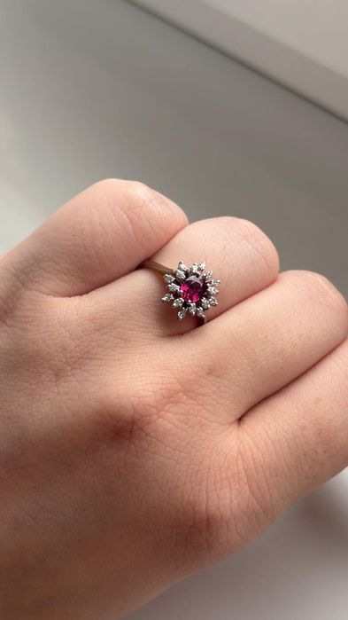 Inel din aur 18k cu rubin natural si diamante naturale