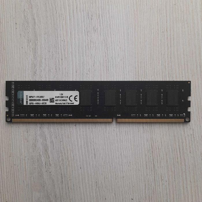 Operativka Kingston DDR3 8 ГБ holati yaxshi
