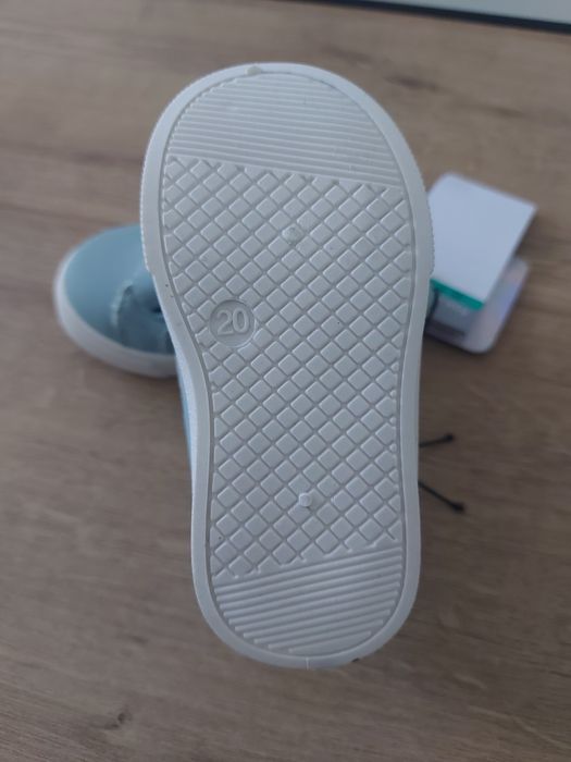 Детски обувки 20,24 номер и боти 25 номер