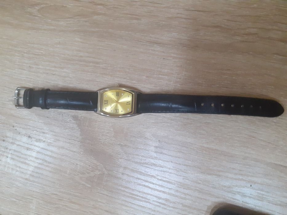 Часы кварцевые. Япония