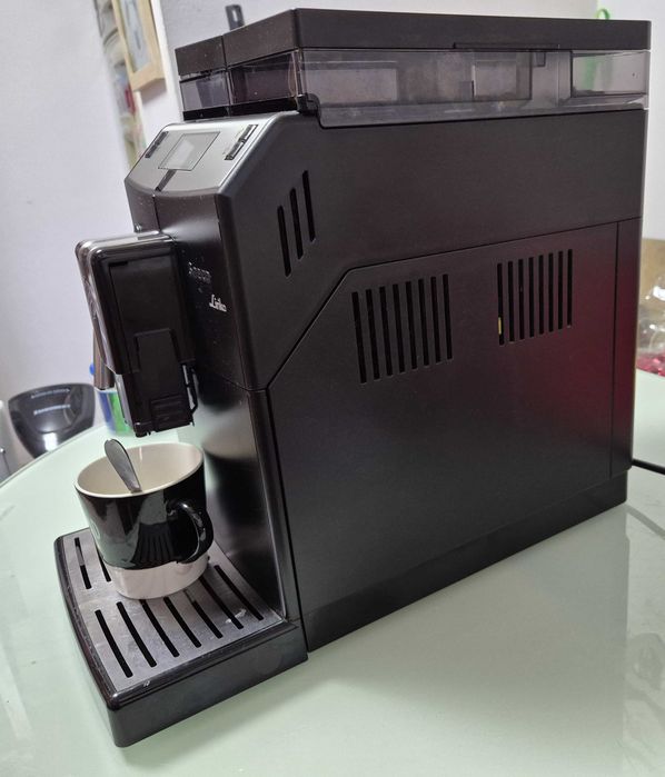 De vanzare Aparat Cafea SAECO LIRIKA  + inca unul de pieseA SUP041