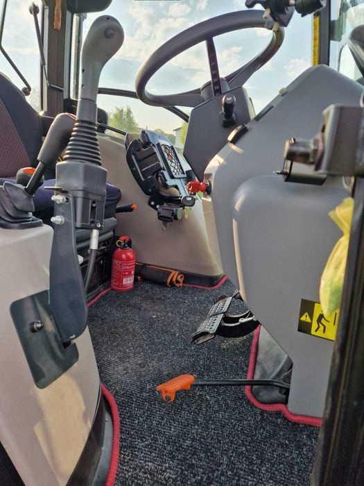 Tractor Case IH Farmall 75 A