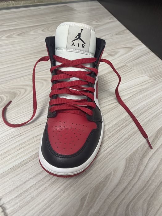 Jordan 1 mid Chicago Toe