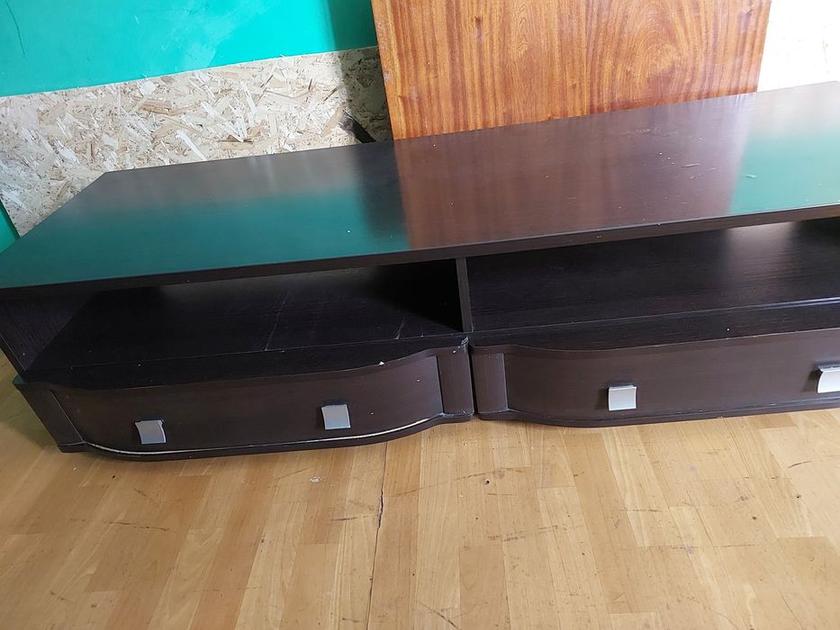 Продаю тв тумбу цвет венге