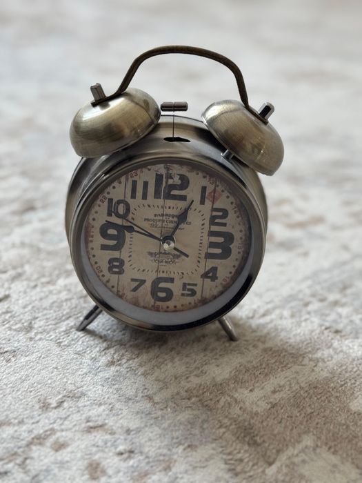 Ретро-современные часы