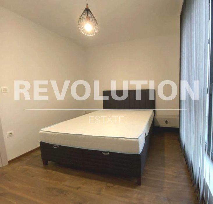 Дава се под наем Тристаен апартамент в Варна, Център - 90 кв.м за 797.64 € - Снимка #3