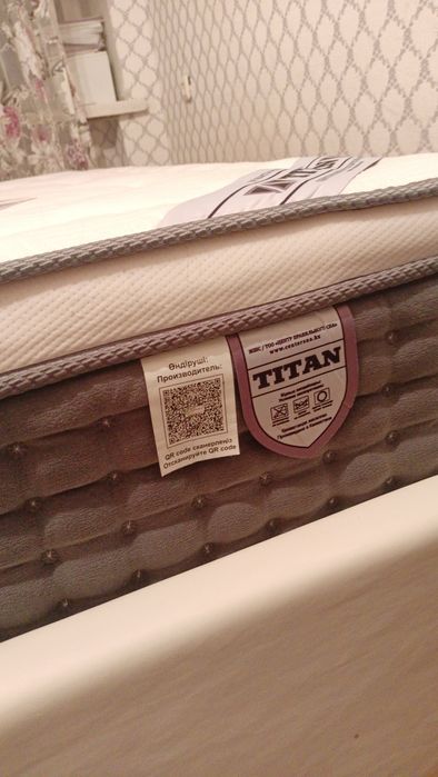 Продам кровать двухспальную для взрослых