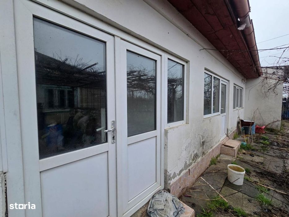 Vand casa in sat Potarnichea
