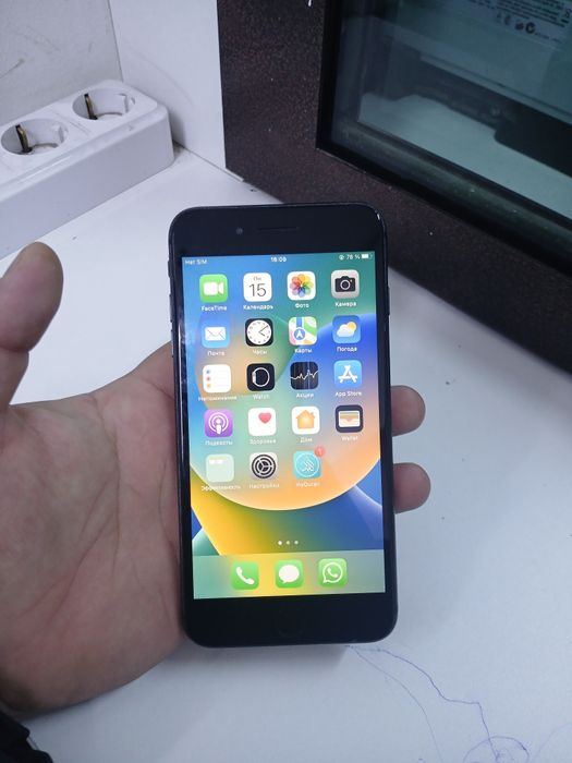 Продам телефон iPhone 8 Plus память 64гб