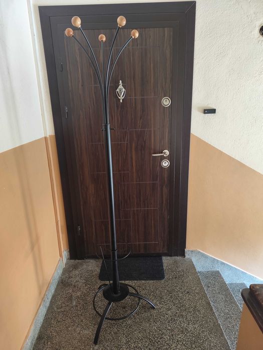 закачалка за антре
