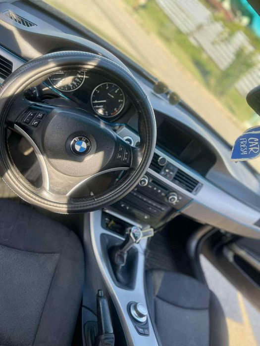 BMW Seria 3 (E90) – 320d, 1995 cm³, 163 CP, motorină