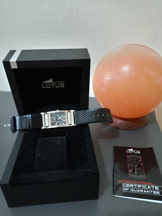 Дамски ръчен часовник