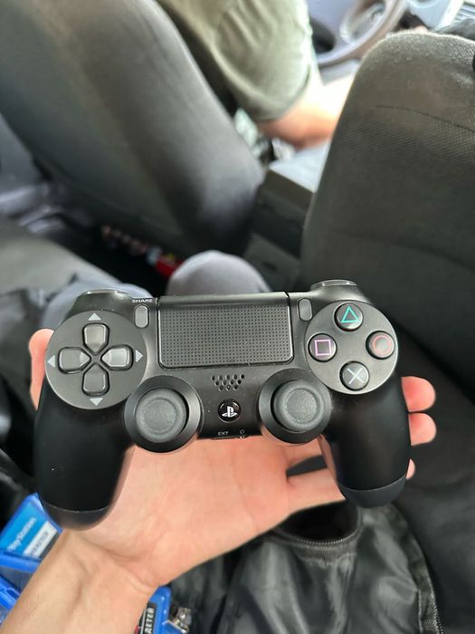 Sony plasytation 4 slim