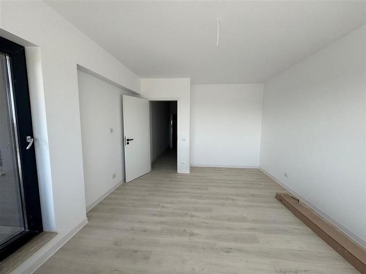 Închiriez studio ozone /nemobilat