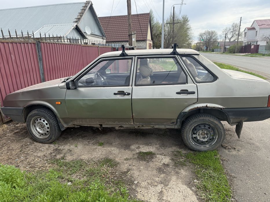 Продам 21099 год2000