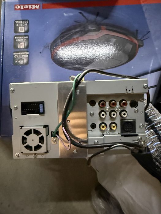 Продам магнитолу JVC