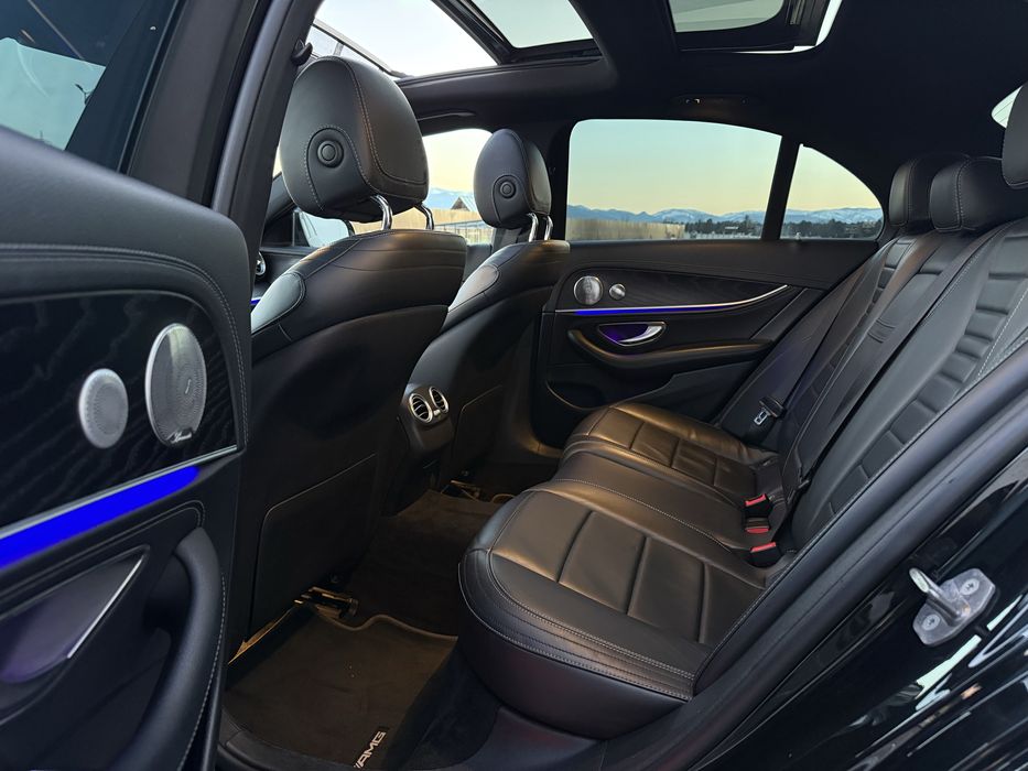 Mercedes E-Class 220D 194 cp,AMG Line, panoramic,burmester,digital,TOP