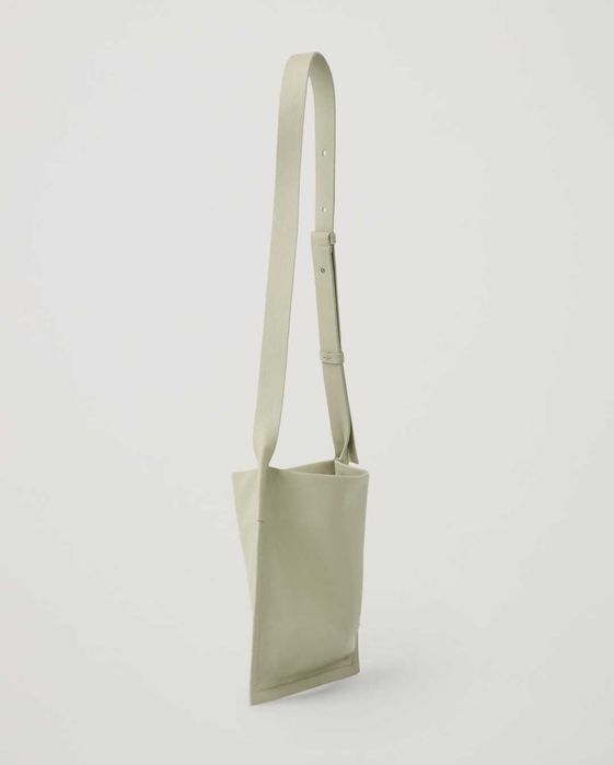 Дамска чанта от естествена кожа за през рамо на COS