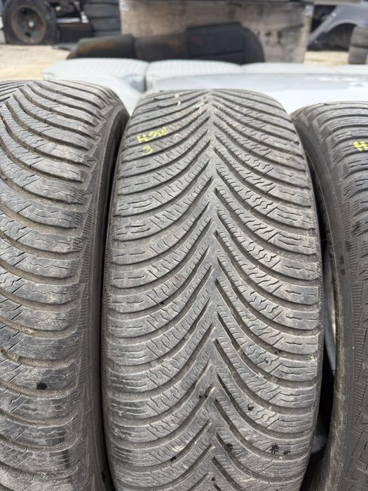 4 боря зимни гуми Michelin 205/55 R16 Dot 1514 ном 518