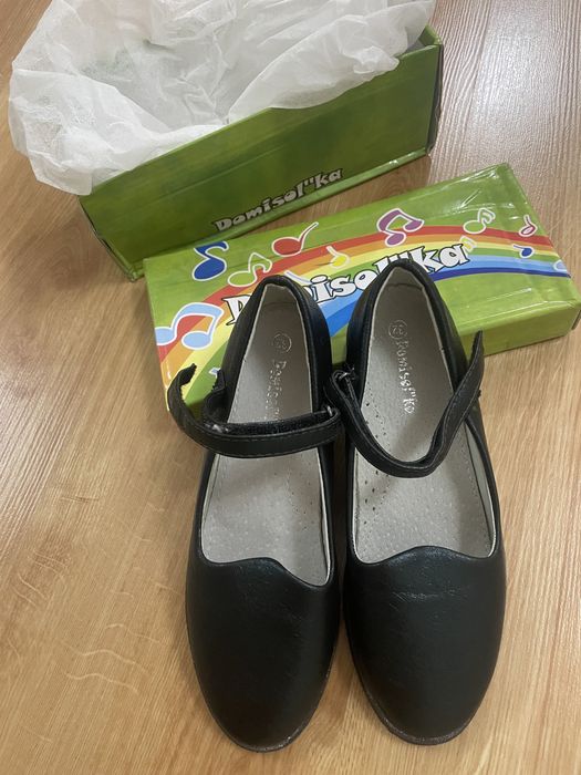 Школьные туфли на девочку