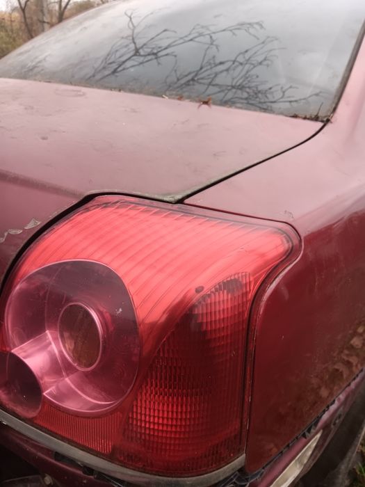 Vand piese de toyota avensis