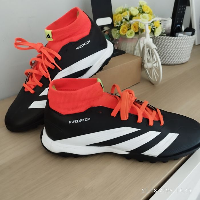 Сороконожки Adidas 39р. б/у