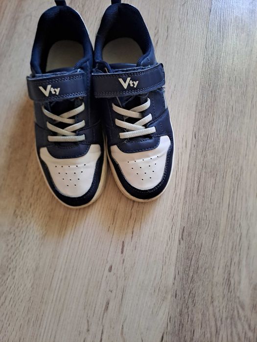 Adidași pt  copiii